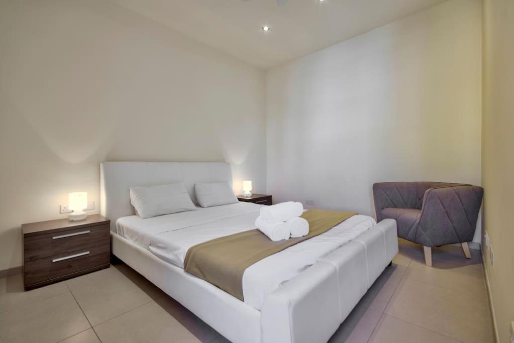 Vallettastay - Lucky Star Two Bedroom Apartment 303 Kültér fotó